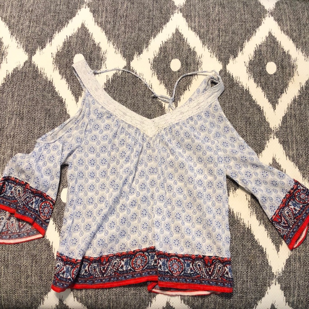Cold shoulder 3 quarter sleeve top